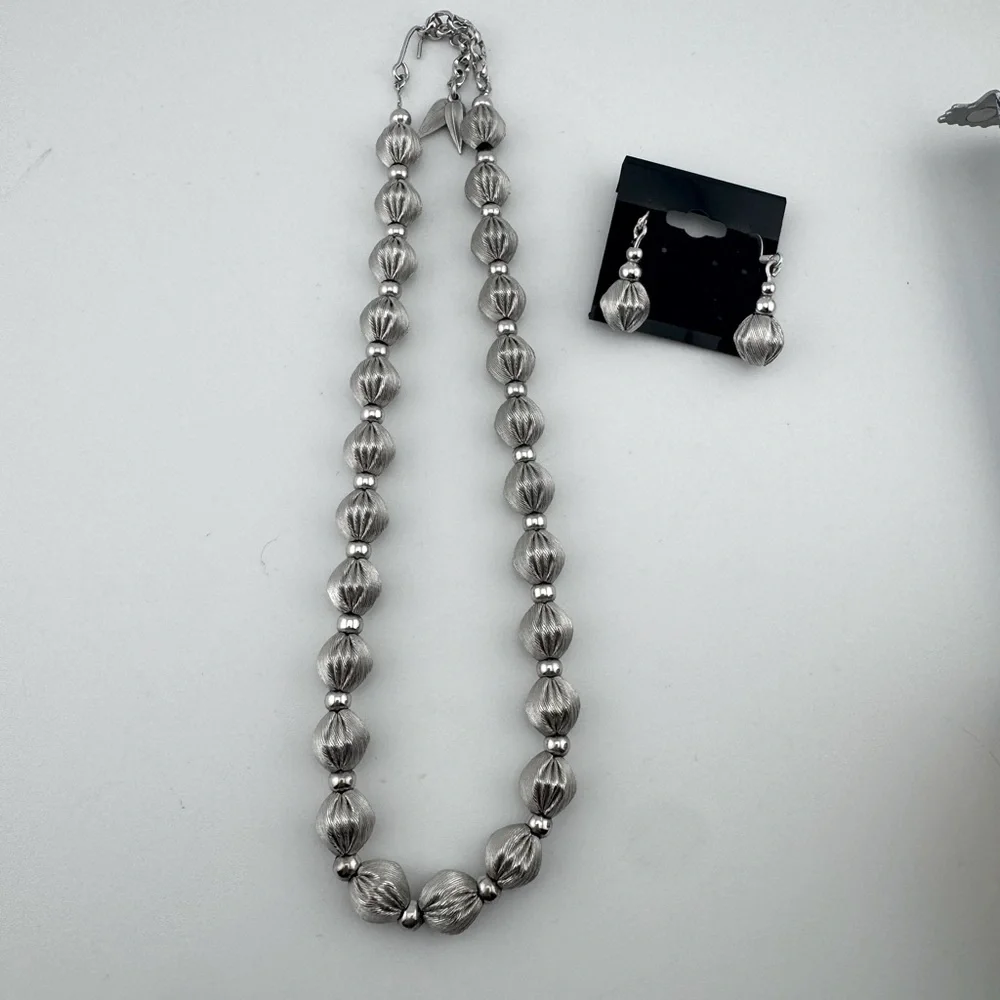 Whiting and Davis Vintage Brushed Silver Bead‎ Necklace And Earring Set